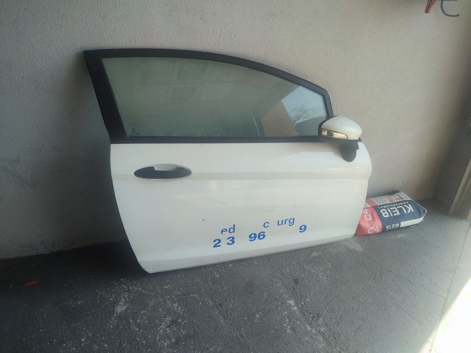 Drzwi prawe fiesta mk7 3 drzwi