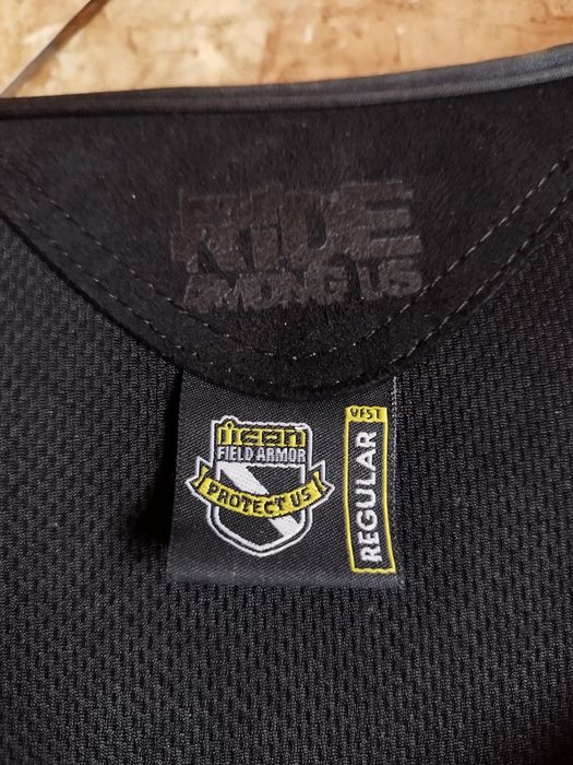 Продам  мото  жилет Icon Field Armor