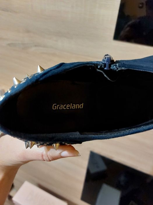 Granatowe szpilki z ćwiekami 41