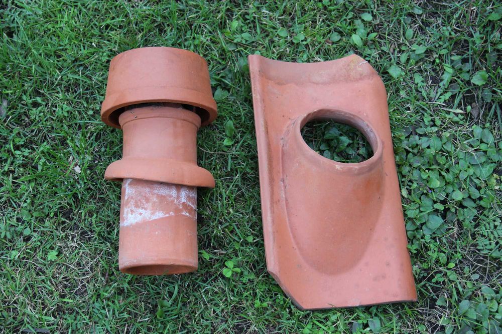 Kominek wentylacyjny, ceramiczny.