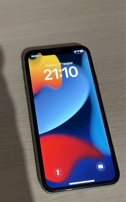 Айфон 11 на 64 гб памяті