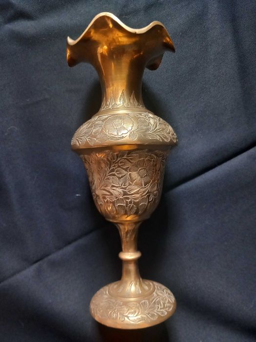 3 Jarras de latão da India, artesanato vintage