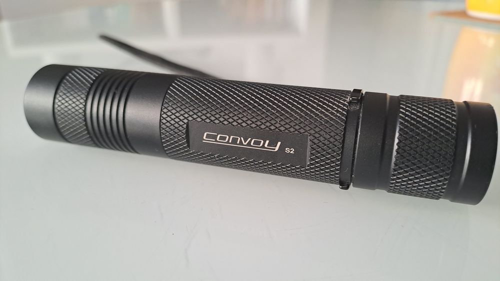 Latarka Convoy S2 SFT40 5000K – Nowa, pełny zestaw (Magnes, Clip, Diffuser)
