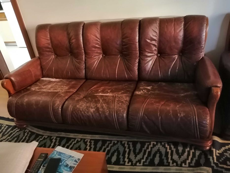 Sofás em pele 3+1 (lugares)