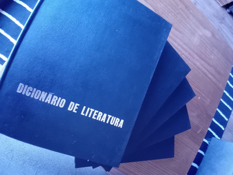 Dicionário de Literatura