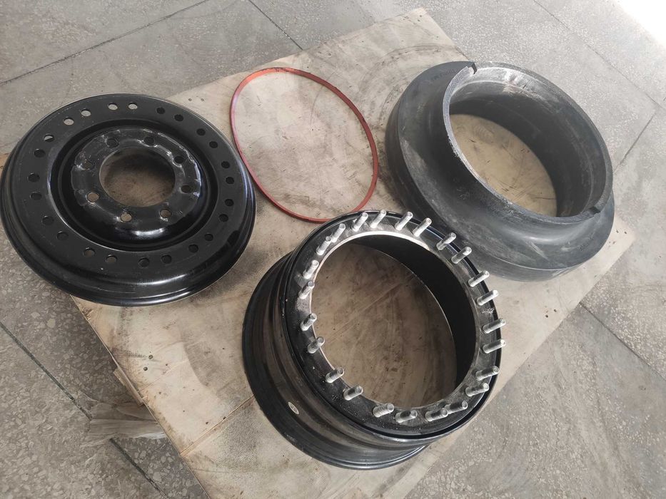 Диски посилені на Хаммер 8.25 x 16.5 GM 24-Bolt Америка. Без ранфлет.