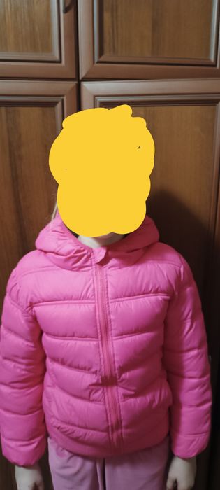 Весняна куртка в дуже гарному стані.