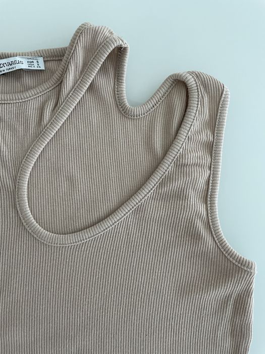 Top canelado bege stradivarius S