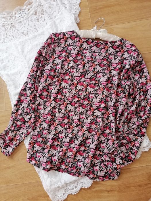 Блуза с рукавом в цветочек принт