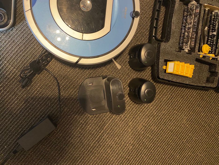 iRobot Roomba 780 + 2X Wirtualna ściana+akcesoria