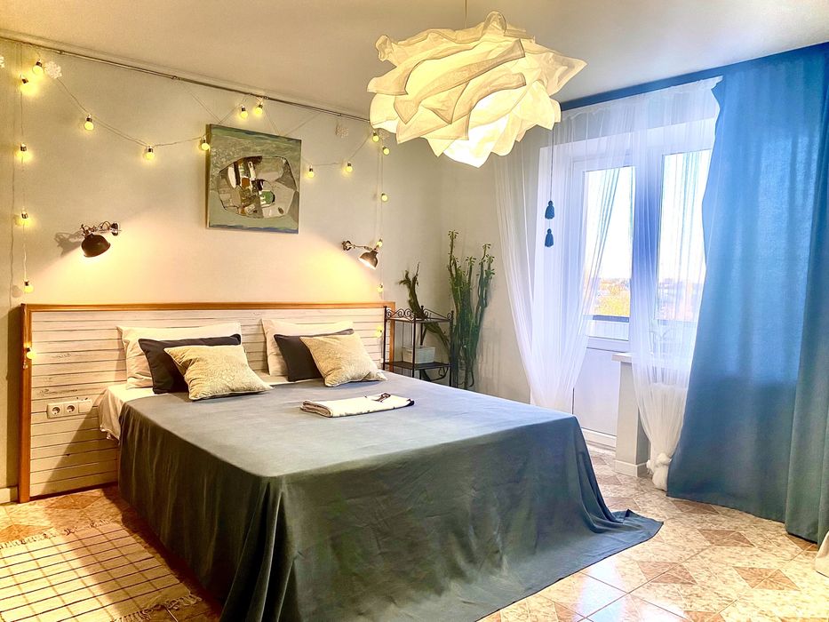 НОВА простора квартира подобово, Центр