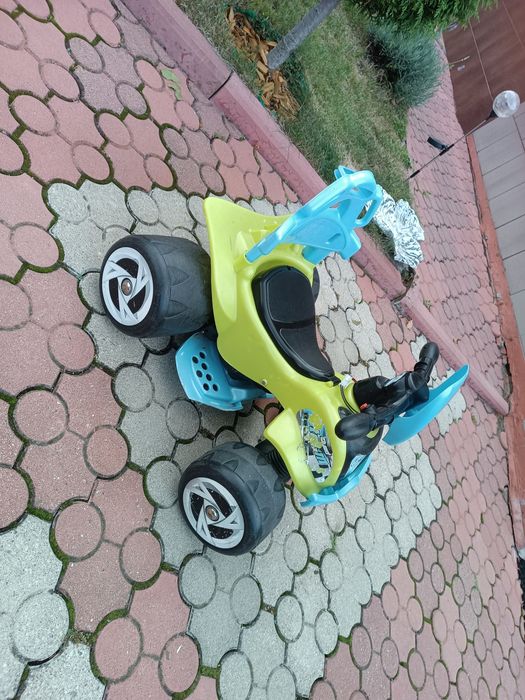 Quad dziecięcy na akumulator