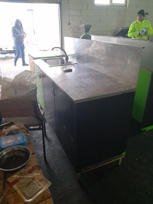 Столы нержавейки с мойкой для,шаурмы мясной магазин или обшепит