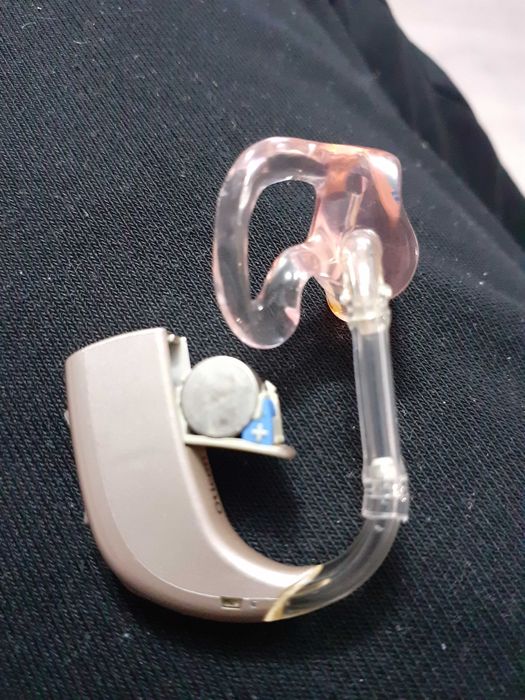 Sprzedam aparat słuchowy Oction Ria