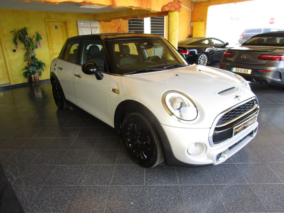 MINI 5 Portas Cooper SD Sport Aut. Seven