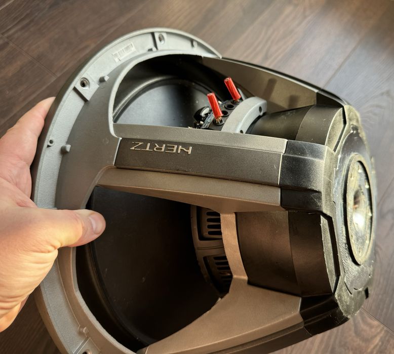 САБВУФЕР  Hertz HX 300.5 D Subwoofer