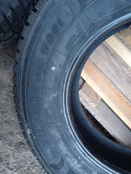 Резина зима 245/75 R17   нова 3324