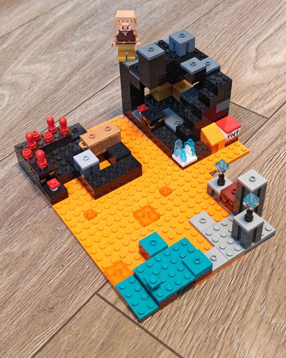 LEGO Minecraft Bastion w Netherze 21185