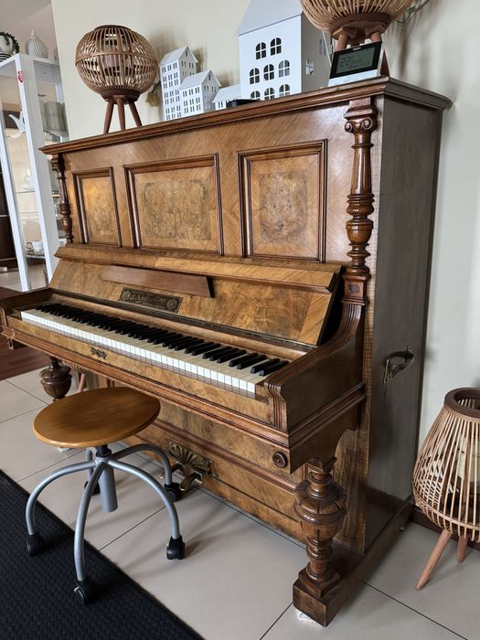 Pianino pianoforte-fabrik Brieg,bez.Breslau.