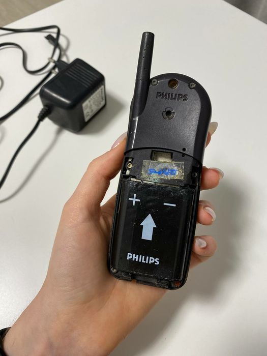 Кнопочный телефон ретро Philips savvy vogue