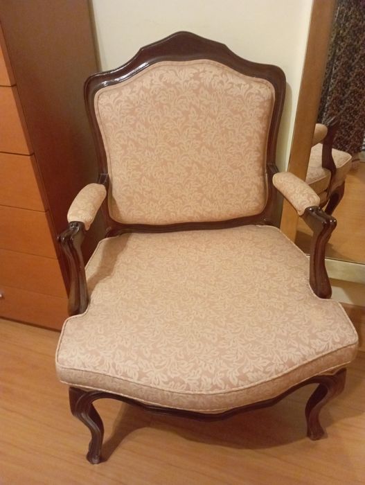 Cadeiroes  em bom estado