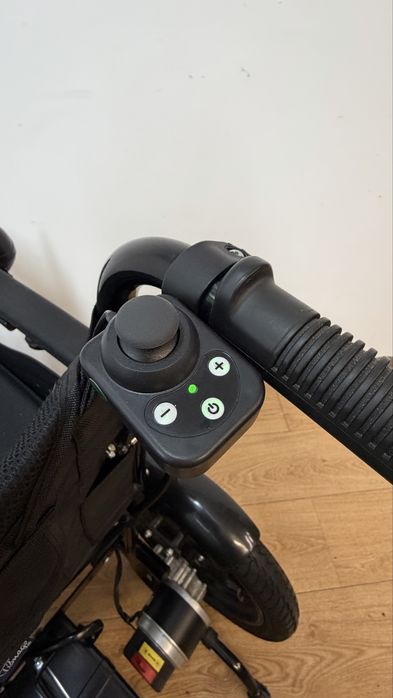Wozek elektryczny skladany + joystick opiekuna