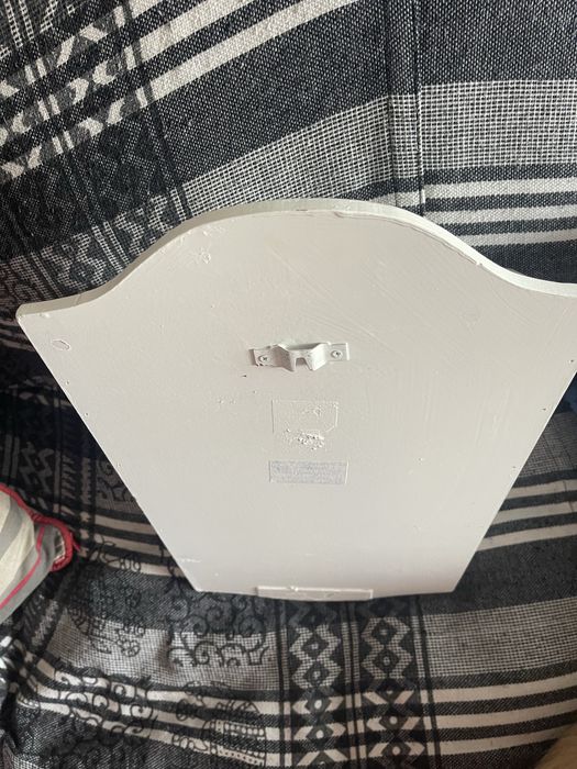 Caixa de correio em madeira e folha de lata