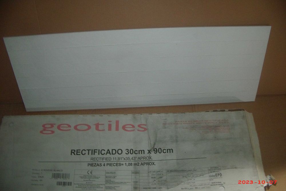 Vendo 4,30 de ladrilho  branco sujo-30x90