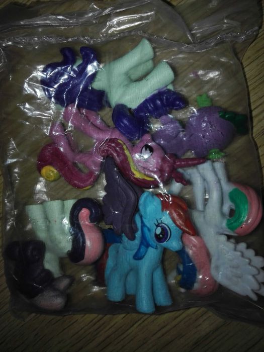 Conjunto 12 figuras O meu pequeno ponei (novo)