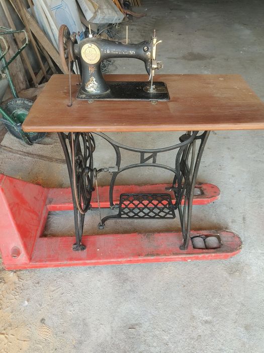 Máquina costura Naumann