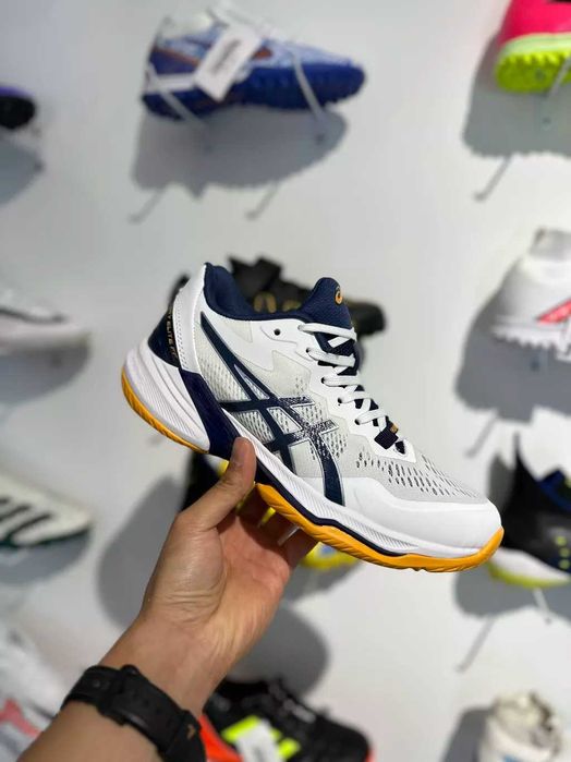 asics sky elite ff 2 - купити товари моди та стилю - Ціна на OLX.ua