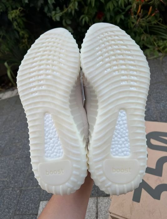 Yeezy boosty v2 bone