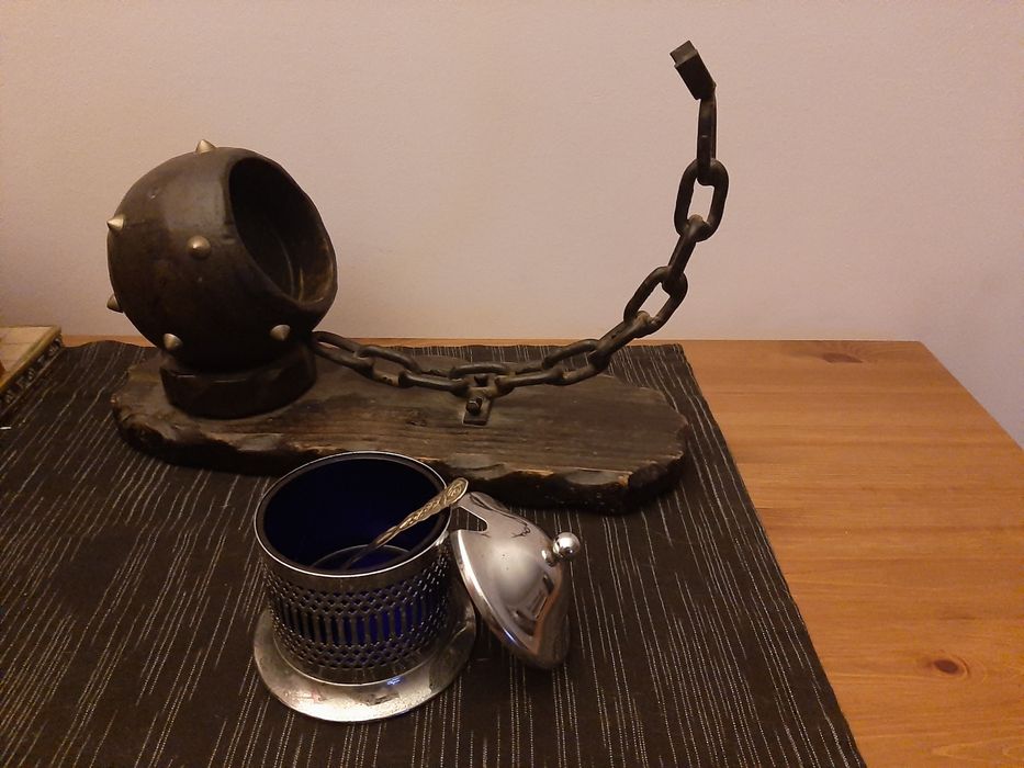 Açucareiro de casquinha, Suporte para garrafa  madeira e ferro