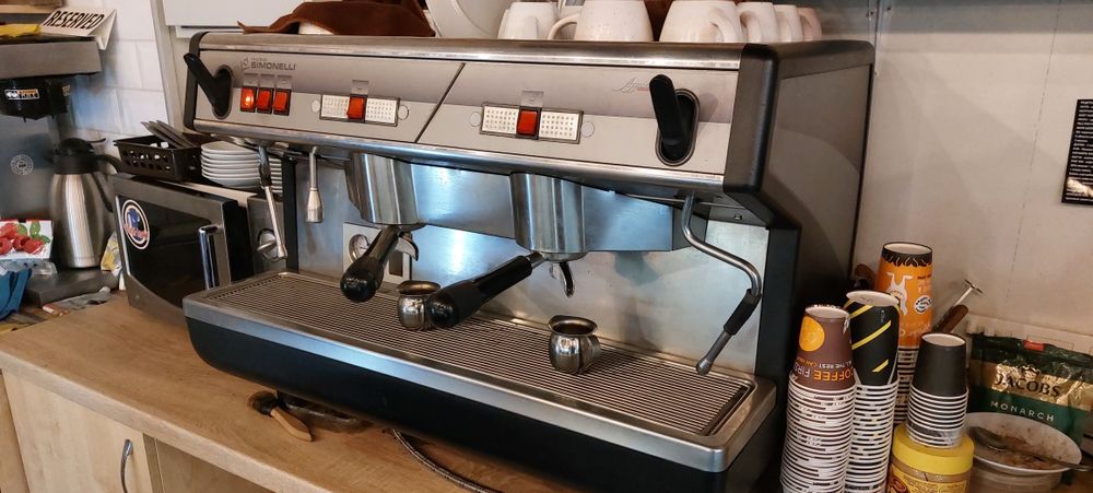 Продаю Професс.Итальянские:Кофемашину,Кофемолки,Блендер(Германия)