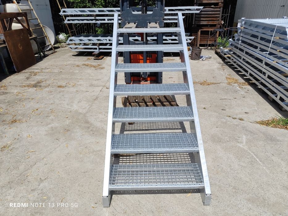 Schody metalowe wema wejście na 150cm loft 7 stopni