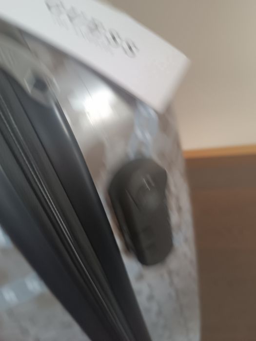 Walizka kabinowa Guess