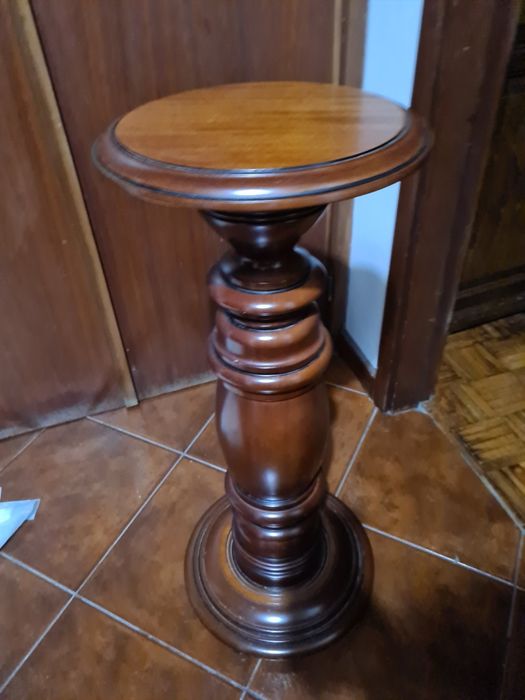 Vendo Coluna em Madeira