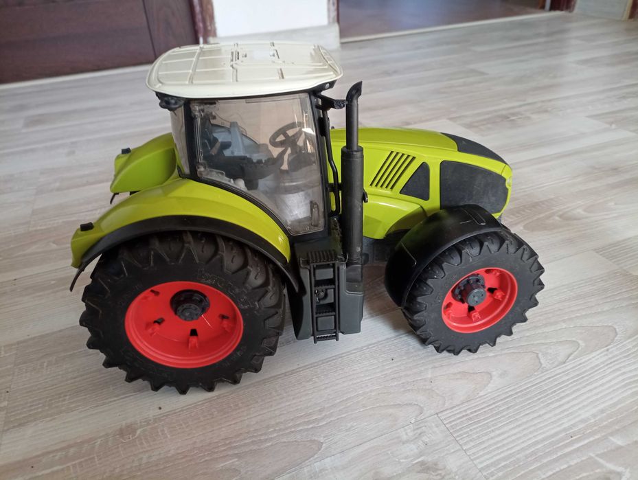 Bruder 03012 traktor Claas