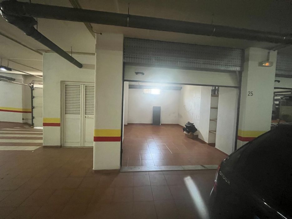 Garagem em prédio Urbanização Moinho do Guizo Amadora