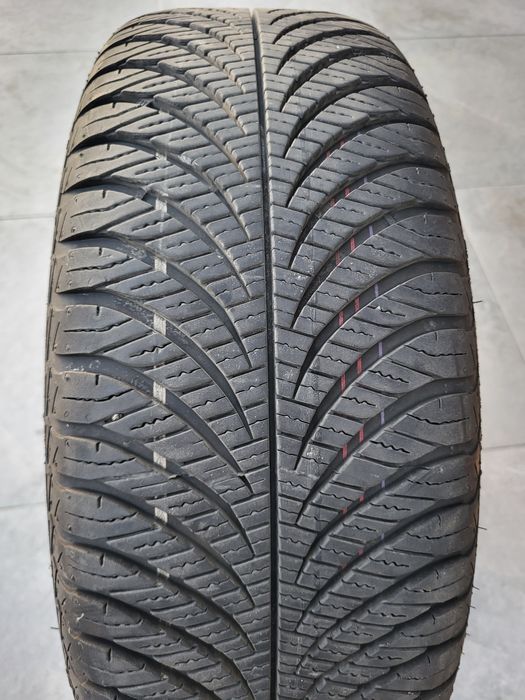 1x Opona całoroczna Goodyear Vector 4Seasons Gen2 215/60R16 95V
