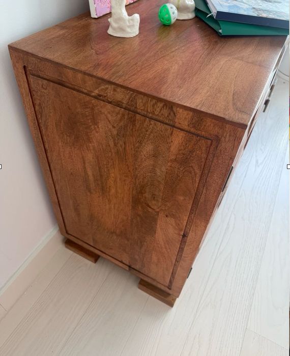 Area store commode
