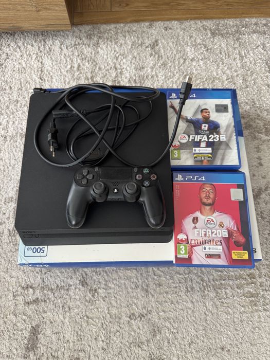 Playstation 4 slim 500gb + 2 pady