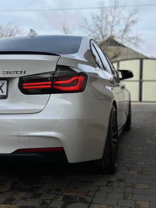 Продам БМВ F30 2013-2014