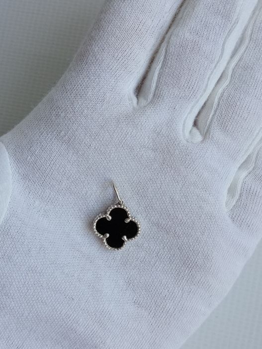 Кулон срібний Конюшина з чорним оніксом