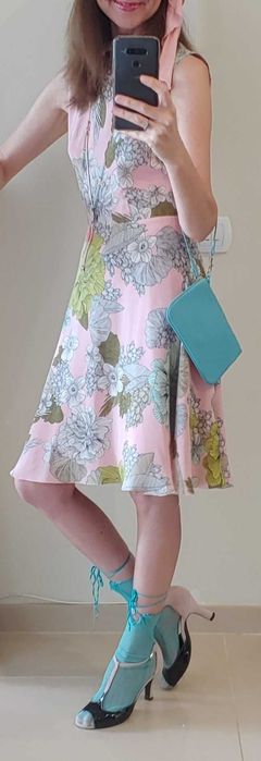 Piękna jedwabna sukienka Simple.