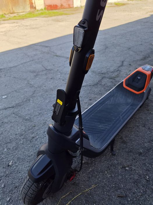 Продам электросамокат SegWay P65