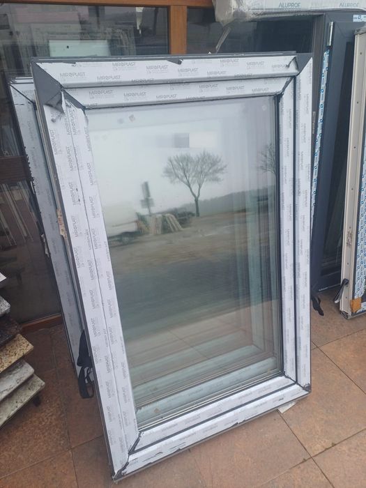 Okno pcv 80x120 antracyt/złoty dąb trzyszybowe