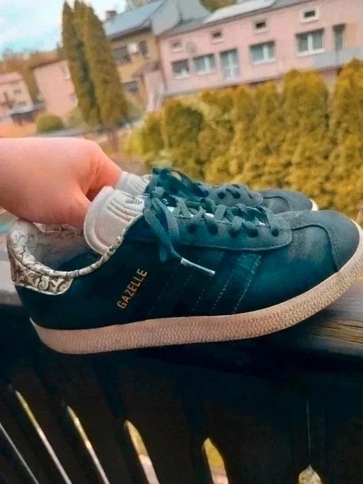 Buty Adidas Gazelle 36 2/3
Długość wkładki 22,5