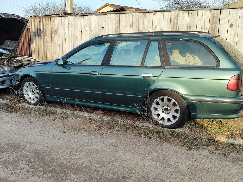 Продаю BMW e39 .