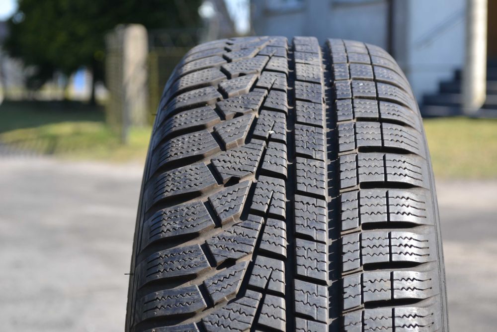 Opony 215/65/17 Hankook 2szt Zimowe